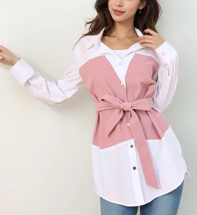 بلوزة ممزوجة باللونين الأبيض والوردي